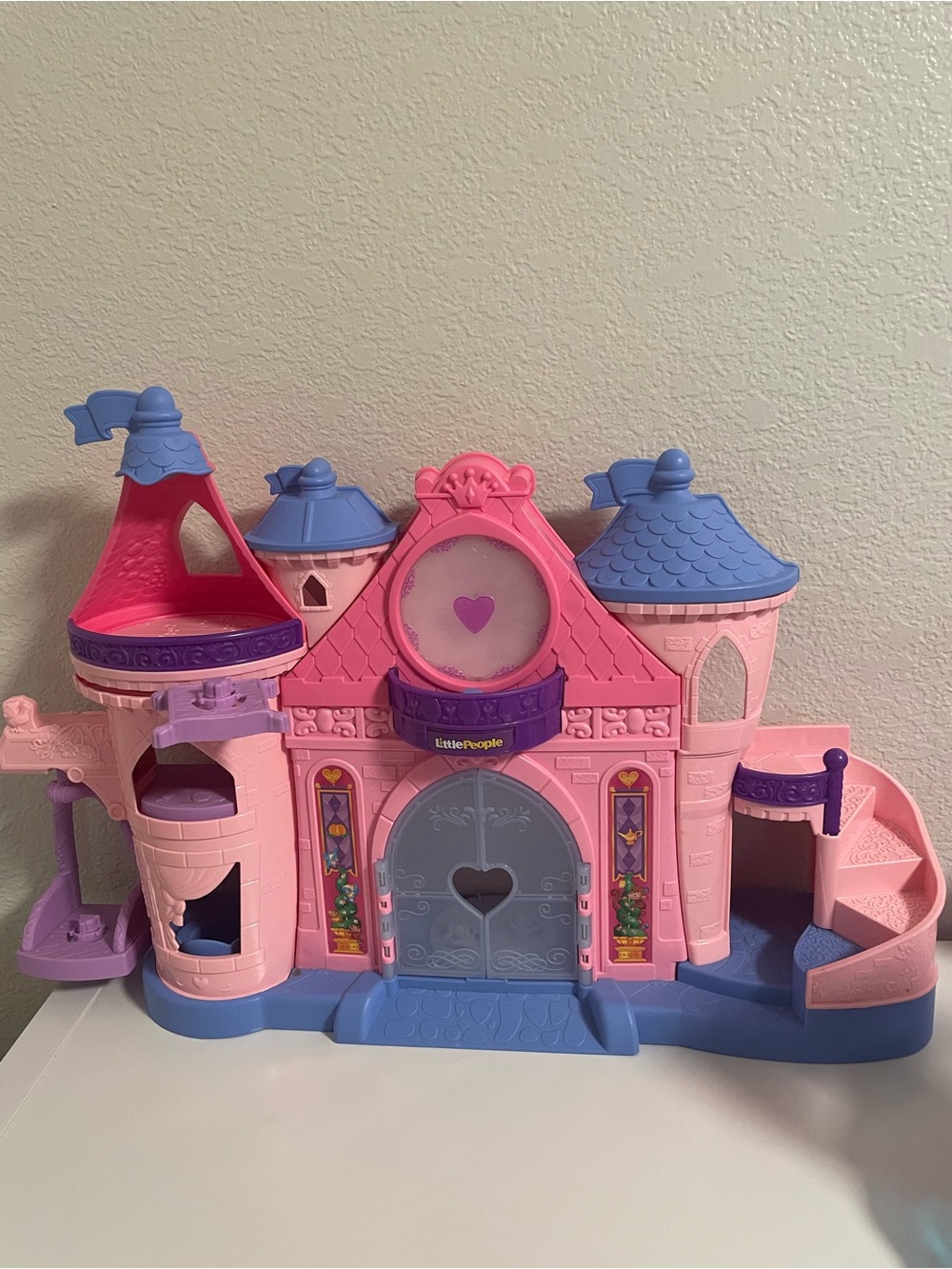 19 Piece Little People Disney Princess Castles w/ Rides and Figures - Picture 2 of 9